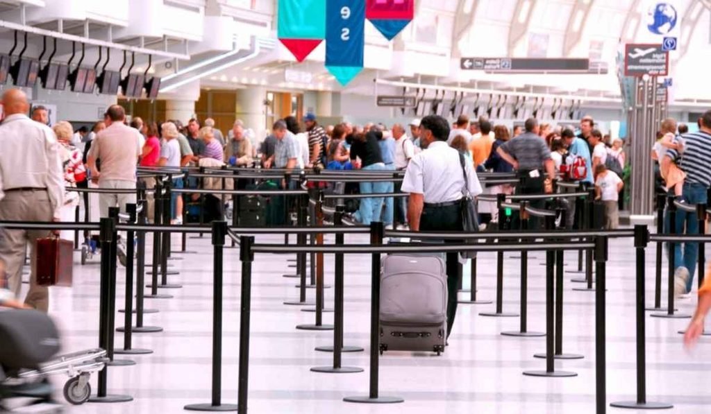 How early should I arrive for international flight