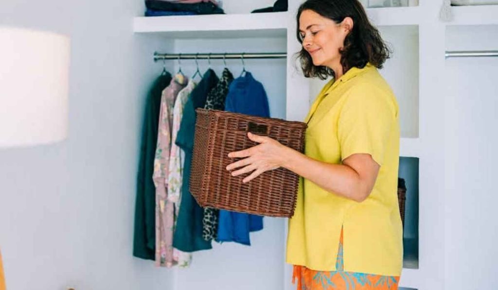 easiest way to declutter clothes
