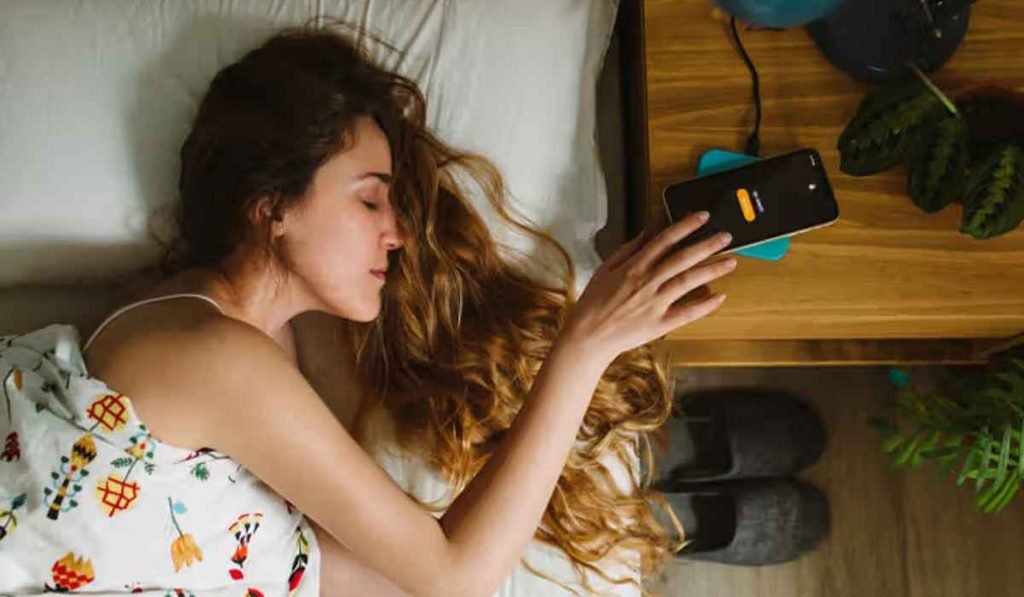 how much sleep do adults need per night