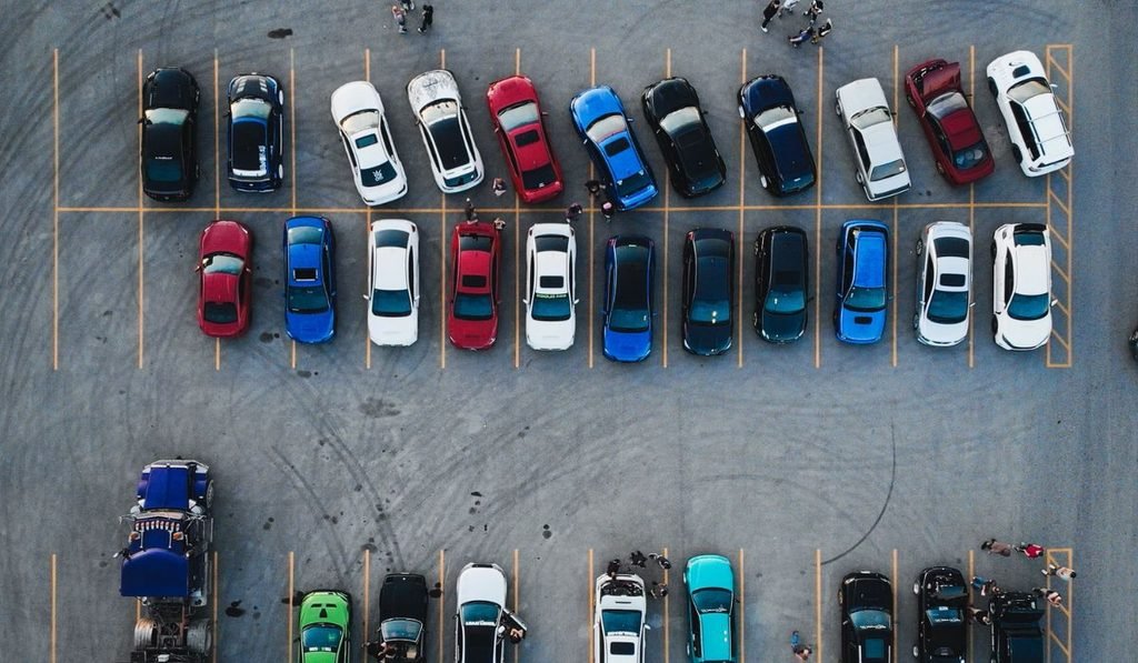how to find cheap airport parking